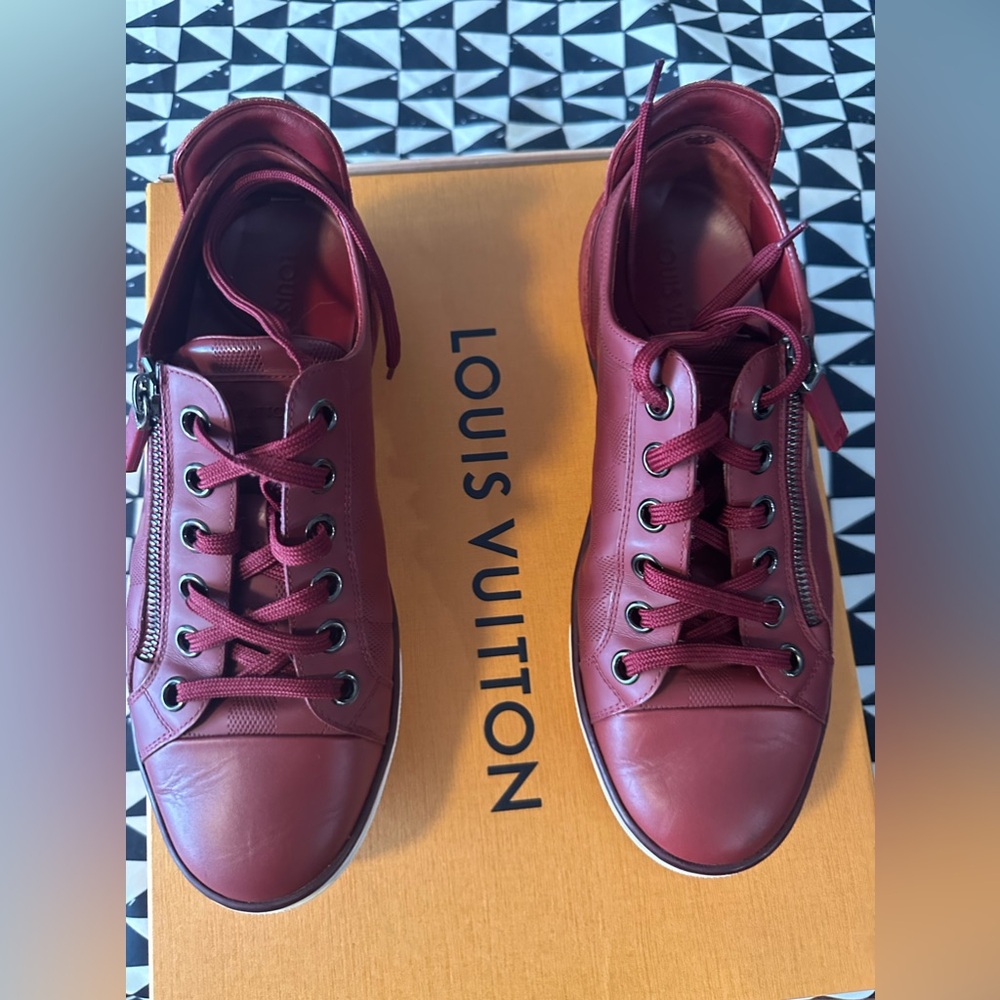 Louis Vuitton men's sneakers - sz 8 men's 100% authentic